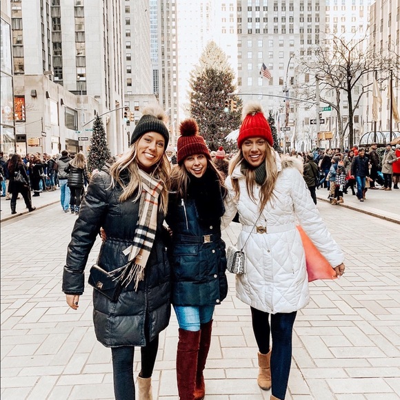 Meet your Posher, Dee Dee - Picture 2 of 6